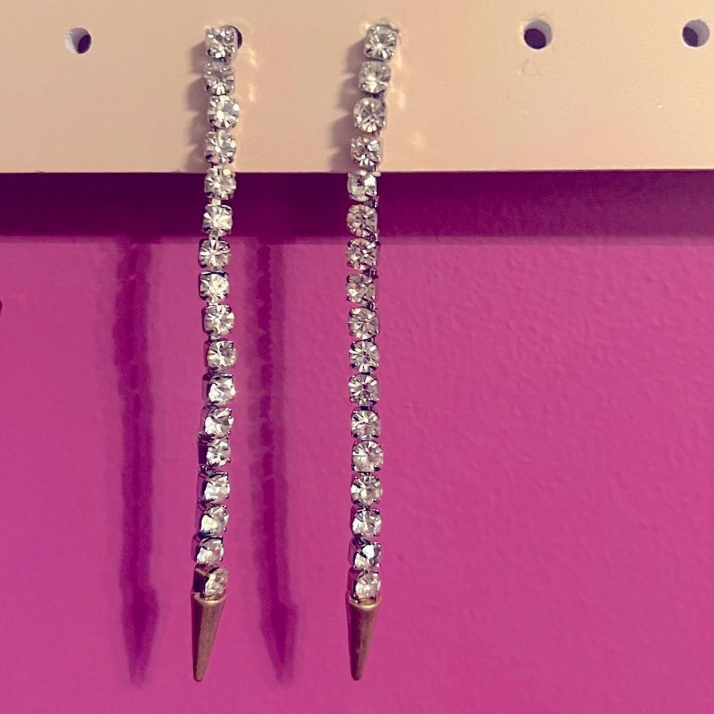 ⭐️3/$25⭐️ NEW Diamond Rhinestone Long Dangly Earrings